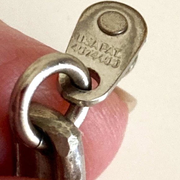 Vintage flatware bracelet with novel clasp - Picture 5 of 5